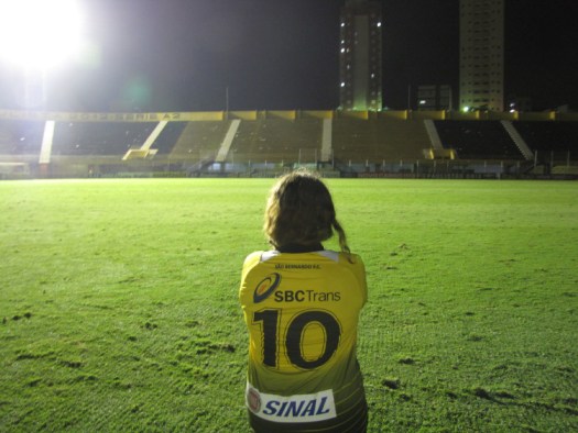 Giovanna tem no Estadio 1º de Maio o seu "templo sagrado" (Foto: Gustavo Tomazeli)